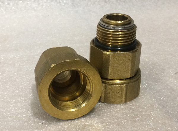 Муфта поворотная медная BAOTAI-36 S 3/4*1